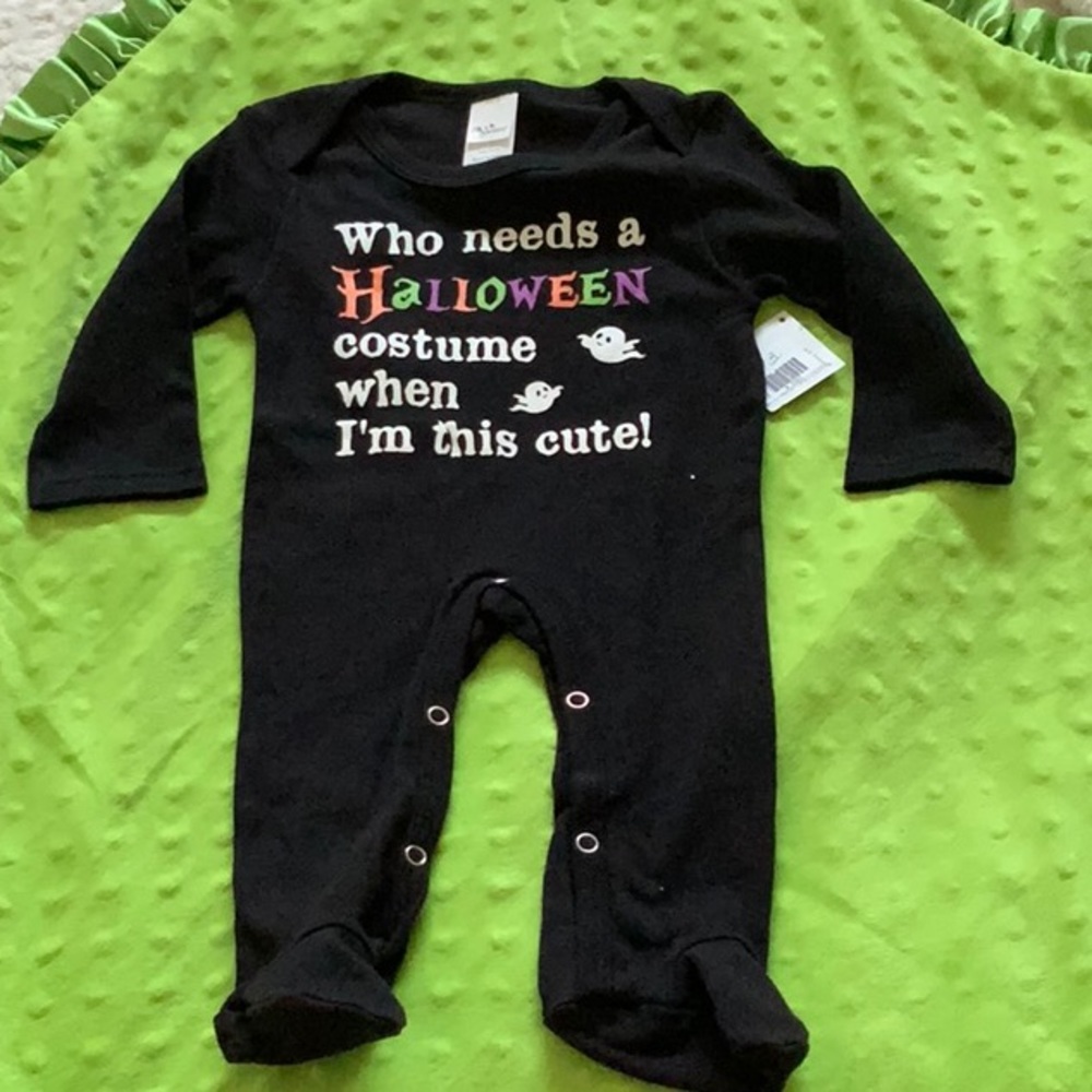 NWT Baby Halloween Sleeper Size 3-9 months